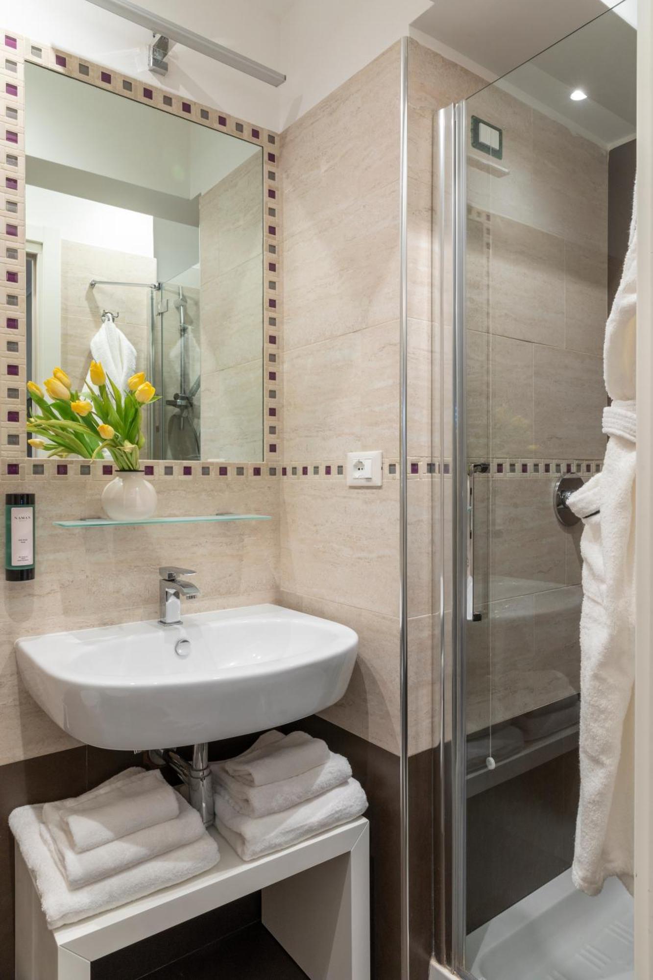 Naman Hotellerie - Spagna Rom Exteriör bild